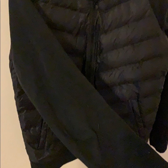 Old Navy active wear black puffer jacket - Picture 3 of 4